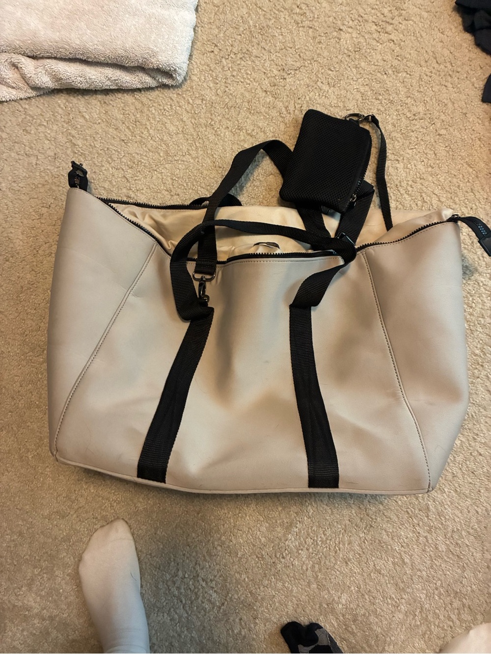 Summer & Rose Neutral duffle bag with Black Straps